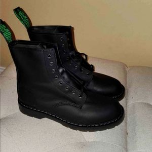COPY - Solovair 8 Eye Derby Boots Size 12 and Leather Care Kit
